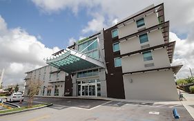 Holiday Inn Express & Suites Miami Airport And Intermodal Area